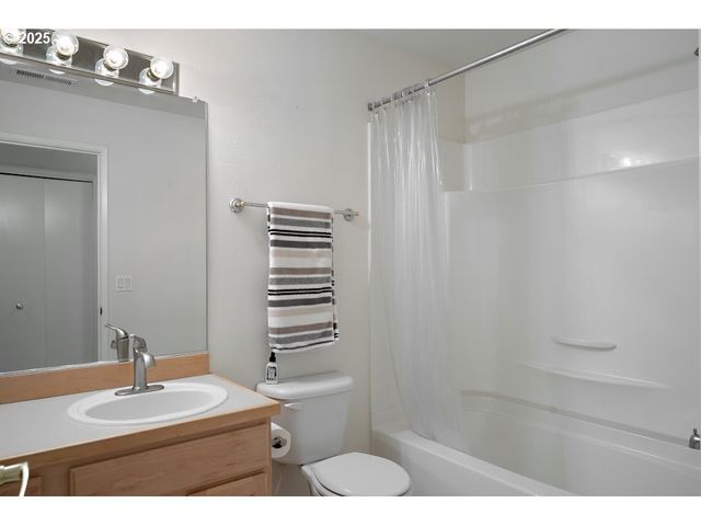 13210 Se 7TH St A4, Vancouver, WA 98683