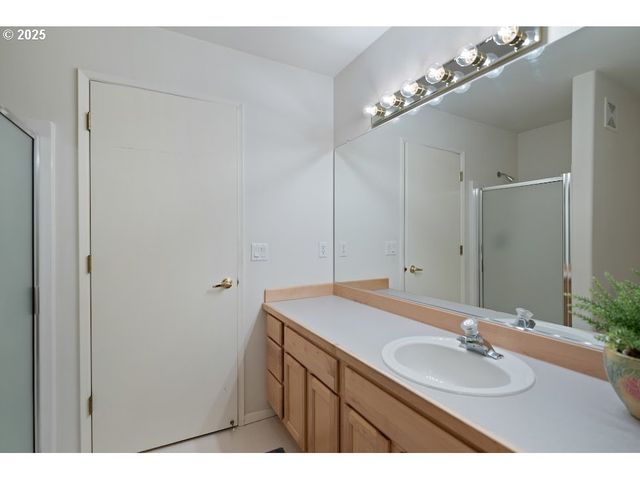 13210 Se 7TH St A4, Vancouver, WA 98683