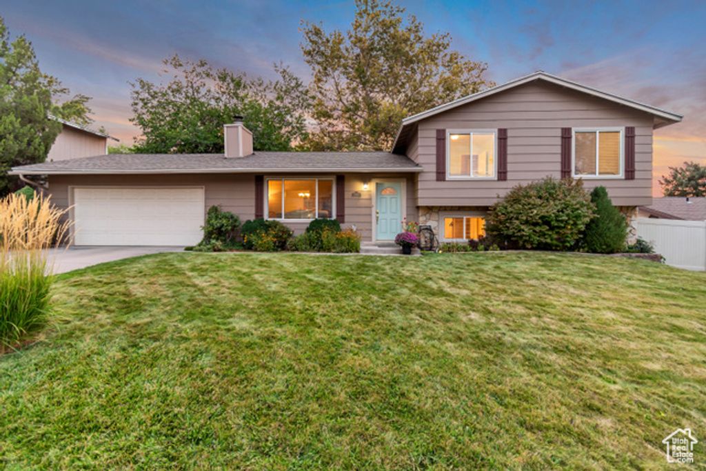8638 S PIPER LN, Sandy, UT 84093