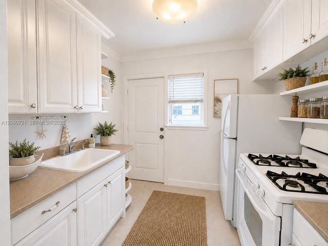 7407 Byron Avenue 3, Miami Beach, FL 33141
