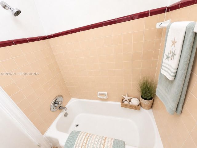 7407 Byron Avenue 3, Miami Beach, FL 33141