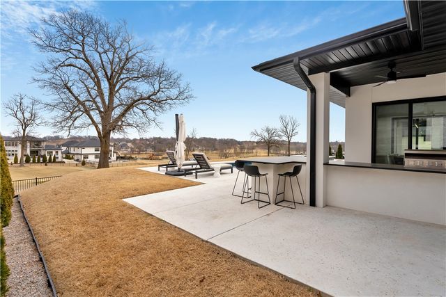 8112 W Isleworth Court, Rogers, AR 72758