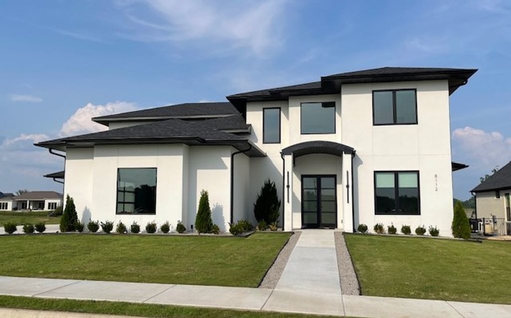 8112 W Isleworth Court, Rogers, AR 72758