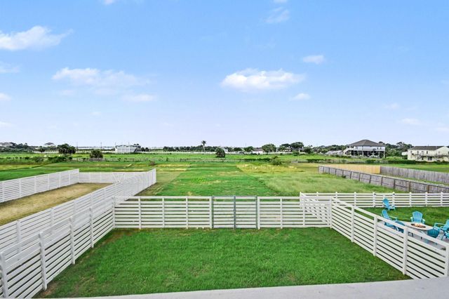 2431 103rd Street, Galveston, TX 77554