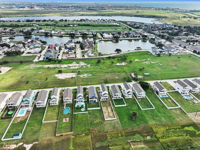 2431 103rd Street, Galveston, TX 77554
