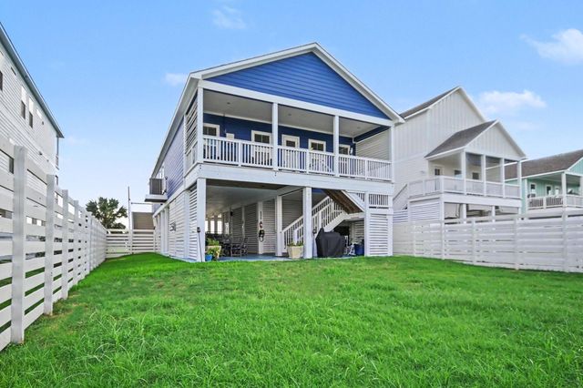 2431 103rd Street, Galveston, TX 77554