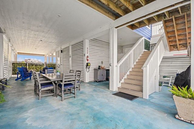 2431 103rd Street, Galveston, TX 77554