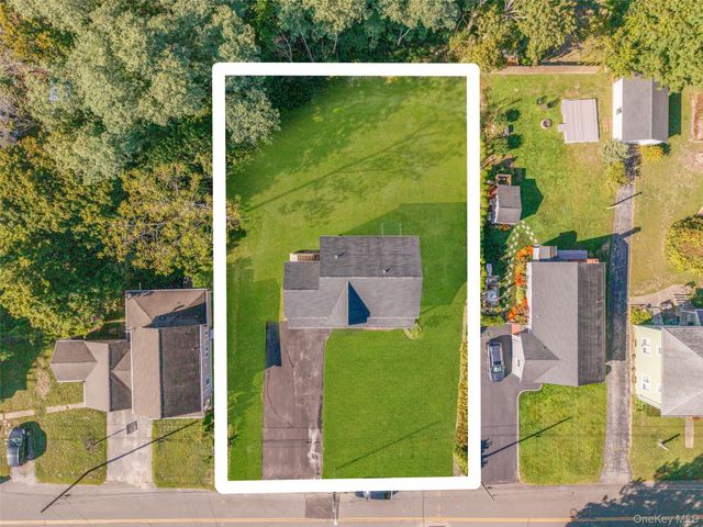 817 Pondview Road, Riverhead, NY 11901