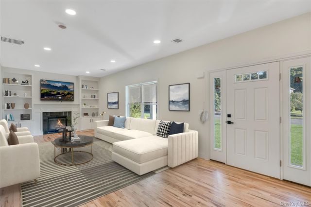 817 Pondview Road, Riverhead, NY 11901