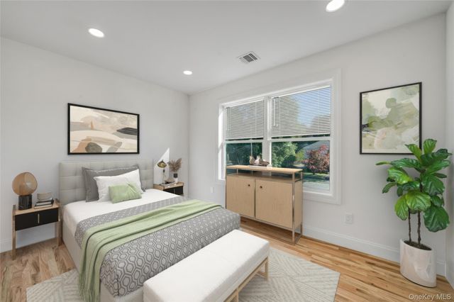 817 Pondview Road, Riverhead, NY 11901