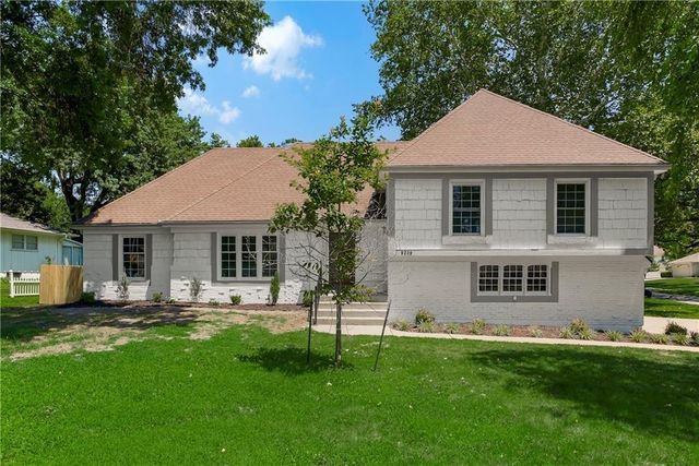 9209 Roe Avenue, Prairie Village, KS 66207