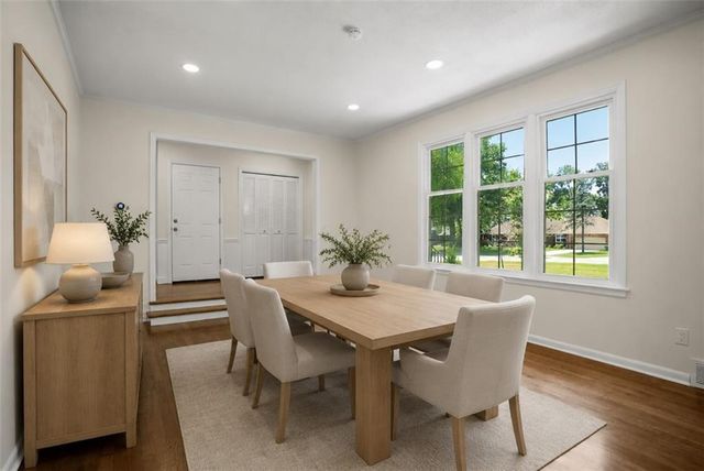 9209 Roe Avenue, Prairie Village, KS 66207