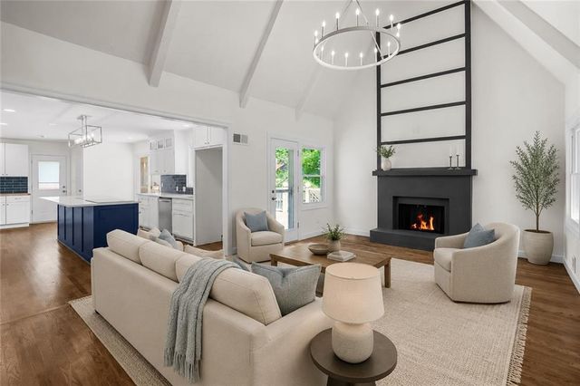 9209 Roe Avenue, Prairie Village, KS 66207