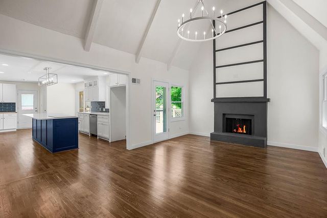 9209 Roe Avenue, Prairie Village, KS 66207