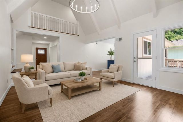 9209 Roe Avenue, Prairie Village, KS 66207