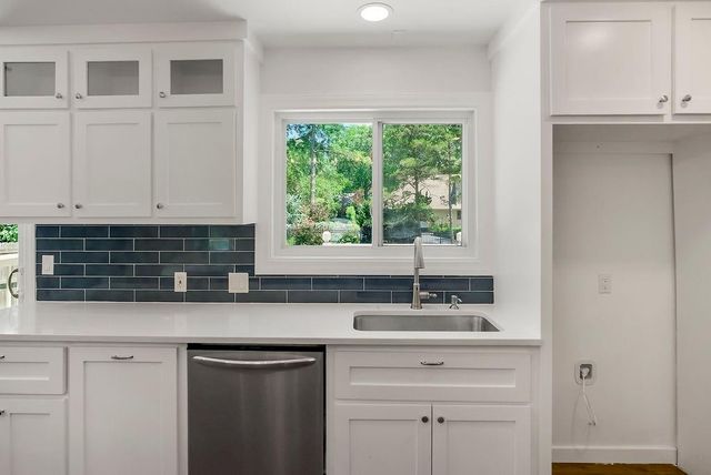 9209 Roe Avenue, Prairie Village, KS 66207