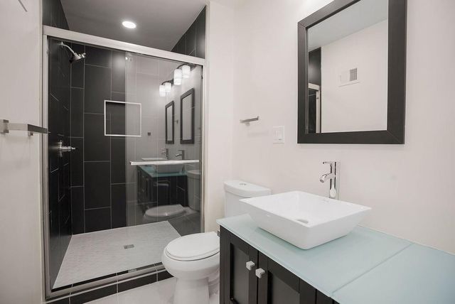 9209 Roe Avenue, Prairie Village, KS 66207