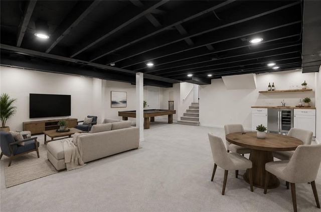 9209 Roe Avenue, Prairie Village, KS 66207