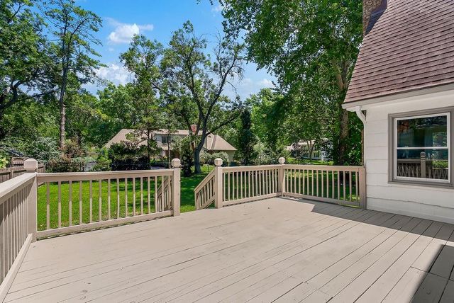 9209 Roe Avenue, Prairie Village, KS 66207
