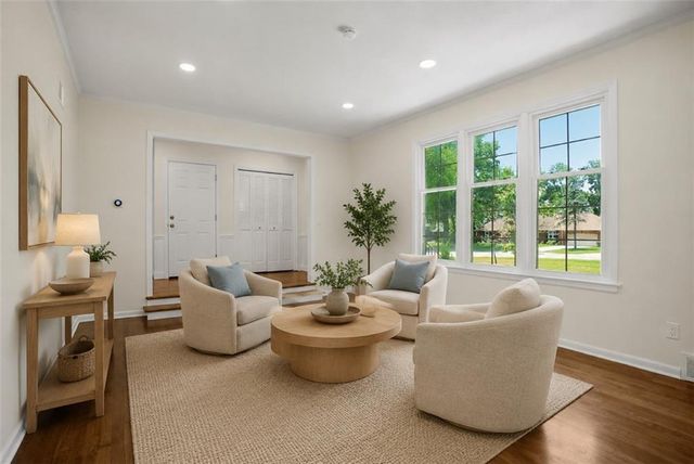 9209 Roe Avenue, Prairie Village, KS 66207