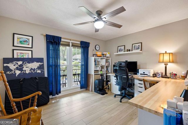 2058 Shillingwood Drive NW, Kennesaw, GA 30152