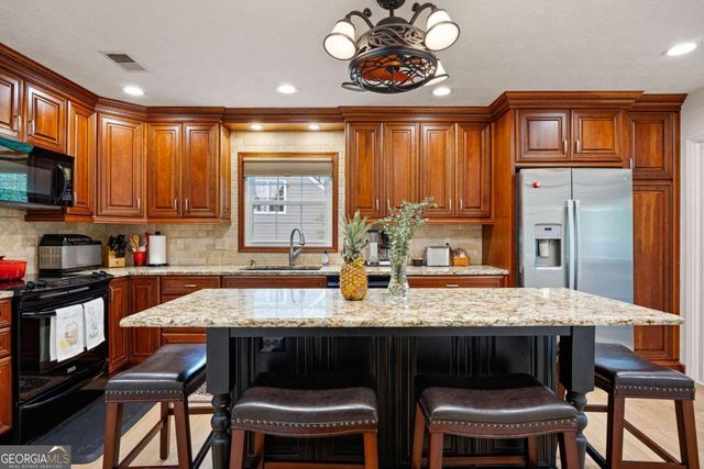 2058 Shillingwood Drive NW, Kennesaw, GA 30152