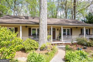 2058 Shillingwood Drive NW, Kennesaw, GA 30152