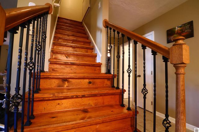2120 Knob hill Dr, Paducah, KY 42003