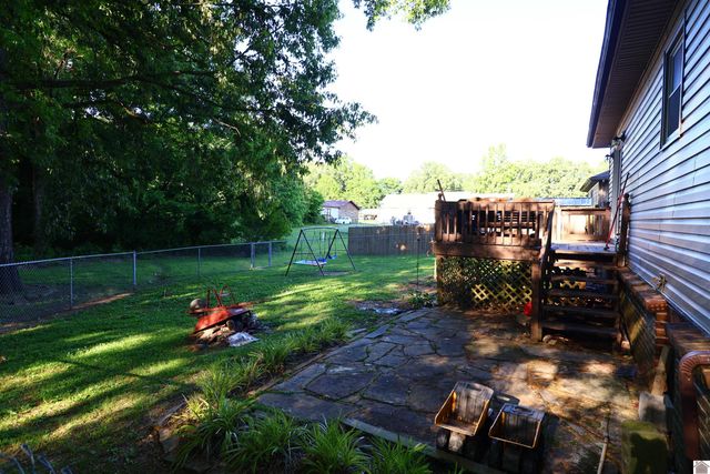 2120 Knob hill Dr, Paducah, KY 42003