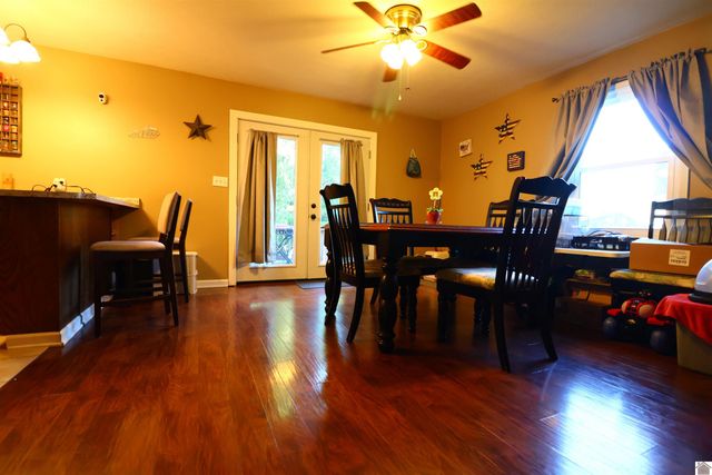 2120 Knob hill Dr, Paducah, KY 42003