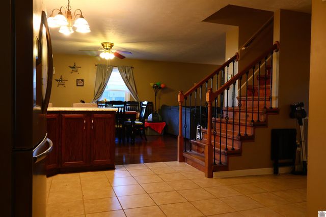 2120 Knob hill Dr, Paducah, KY 42003