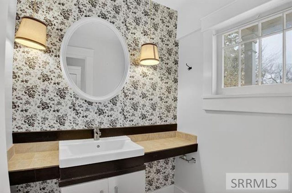 Image 8 of property listing at 1024 Fremont Street, Pocatello, ID 83204