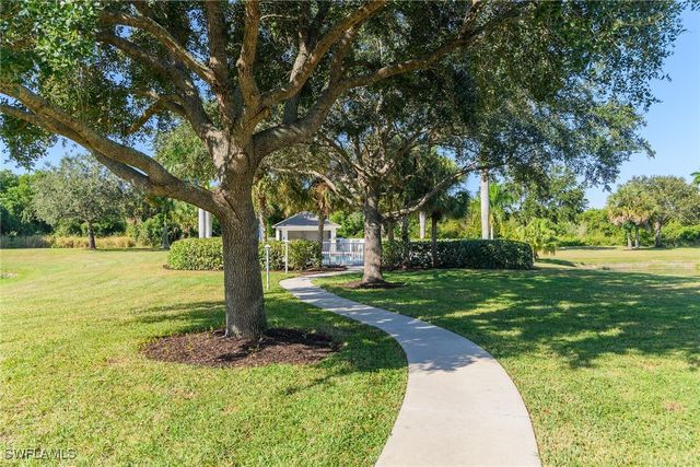 350 Newport DR 1906, Naples, FL 34114