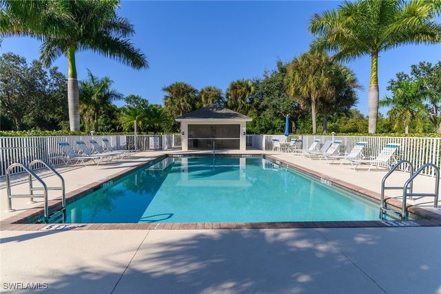 350 Newport DR 1906, Naples, FL 34114