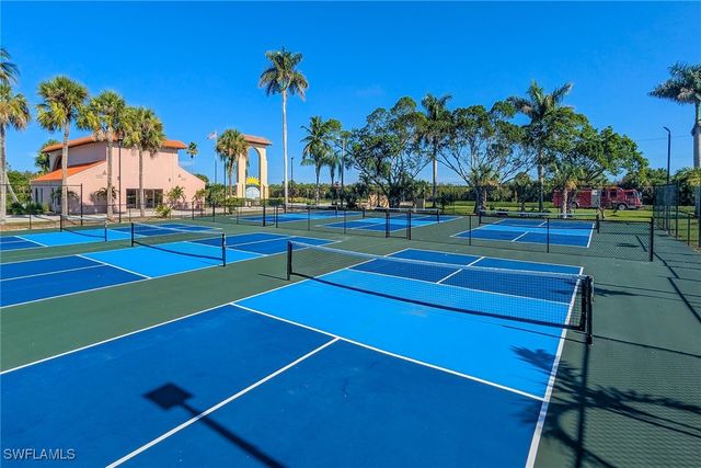 350 Newport DR 1906, Naples, FL 34114