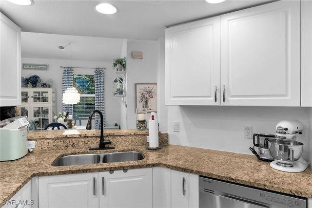 350 Newport DR 1906, Naples, FL 34114