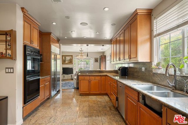 2201 Hillsboro Avenue, Los Angeles, CA 90034