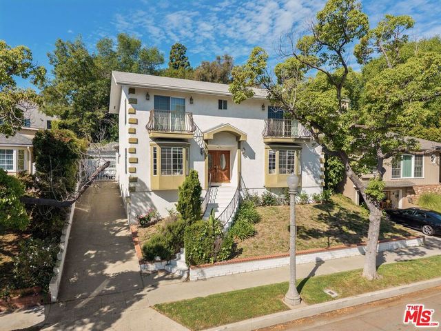 2201 Hillsboro Avenue, Los Angeles, CA 90034