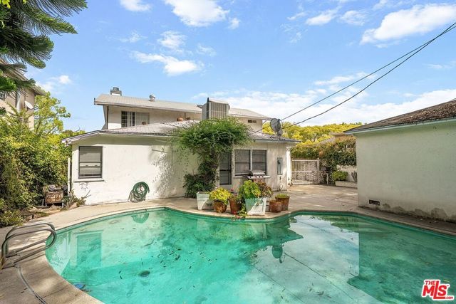 2201 Hillsboro Avenue, Los Angeles, CA 90034