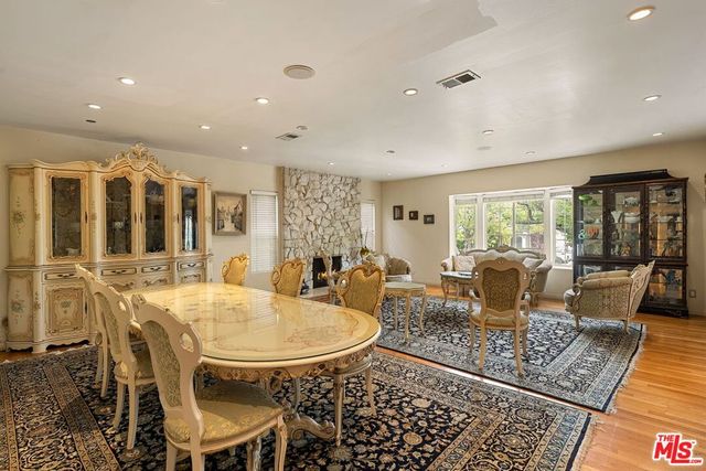 2201 Hillsboro Avenue, Los Angeles, CA 90034