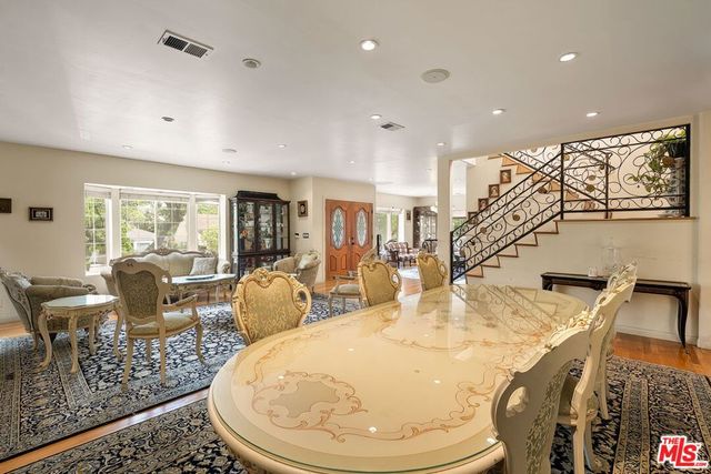 2201 Hillsboro Avenue, Los Angeles, CA 90034