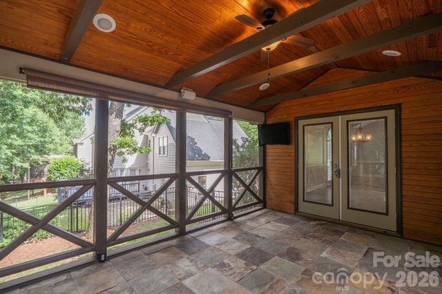 6632 Elmstone Drive, Charlotte, NC 28277
