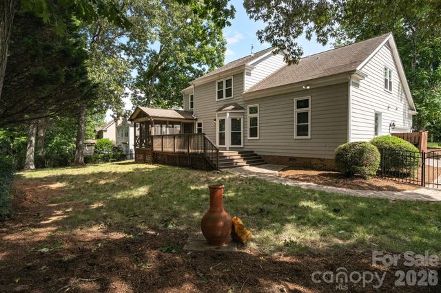 6632 Elmstone Drive, Charlotte, NC 28277