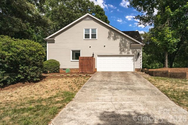6632 Elmstone Drive, Charlotte, NC 28277