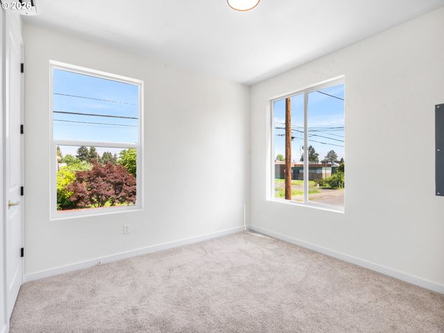 7560 N Emerald Ave, Portland, OR 97217