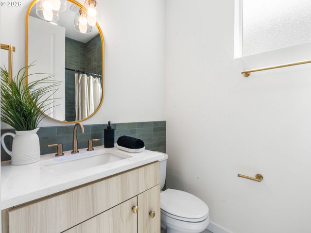 7560 N Emerald Ave, Portland, OR 97217