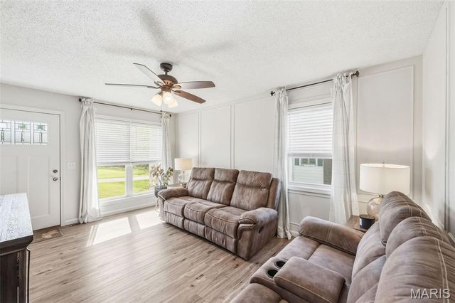 605 Cherry Lane, Warrenton, MO 63383