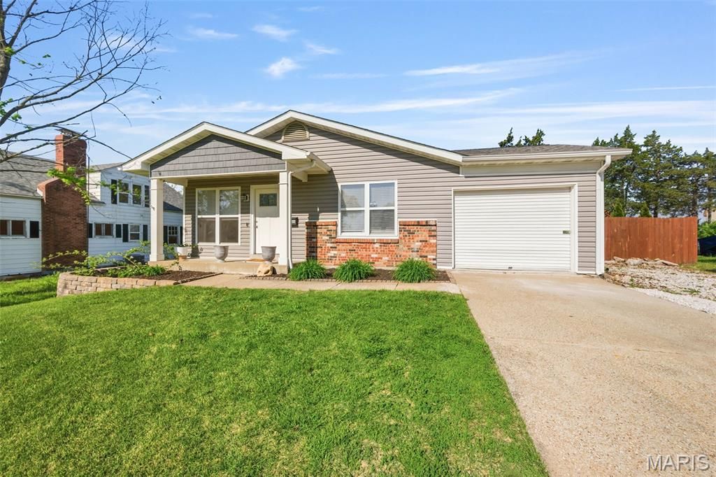 605 Cherry Lane, Warrenton, MO 63383