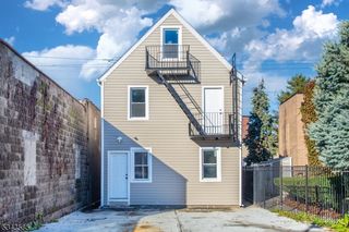 581 E 18th St, Paterson City, NJ 07514