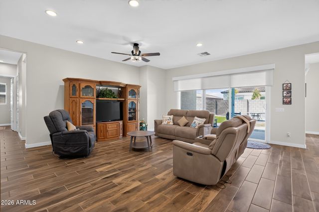 3228 E SADDLETREE Way, San Tan Valley, AZ 85140